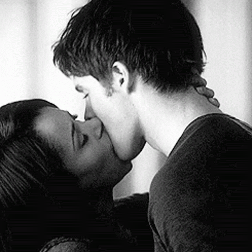 A Couple Kissing GIFs | Tenor A Couple Kissing GIFs | Tenor