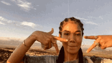 Peace Out Jhene Aiko GIF - Peace Out Jhene Aiko Peace Sign GIFs
