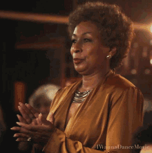 Clapping Cissy Houston GIF - Clapping Cissy Houston I Wanna Dance With Somebody GIFs