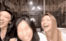 Laughing Kumu Queens GIF - Laughing Kumu Queens Quincy Villanueva GIFs