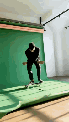 Jessame Jessame Berry GIF - Jessame Jessame Berry Skateboard GIFs