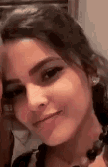 Emilly Araujo Duck Face GIF