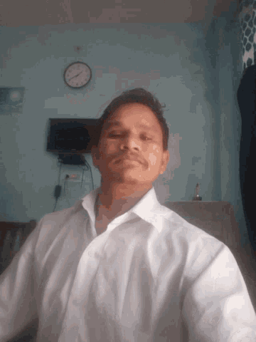 Selfie Serious Face GIF - Selfie Serious Face Pose - Discover & Share GIFs