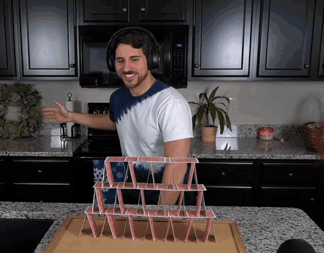 Loganolio Smack GIF Loganolio Smack Card Tower Discover & Share GIFs
