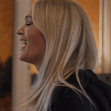 Laughing Carrie Underwood GIF - Laughing Carrie Underwood Happy GIFs