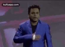 Ar. Rahman On Stage.Gif GIF - Ar. Rahman On Stage Walking Ar Rahman GIFs