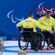 Tapping Your Back Wheelchair Curling GIF - Tapping Your Back Wheelchair Curling Ronny Persson GIFs