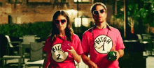 Sam Rockwell Couple Shirt GIF - Sam Rockwell Couple Shirt Mr Right GIFs