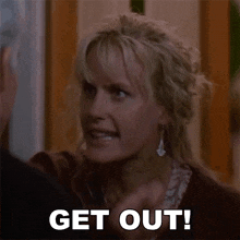 Get Out Roxanne GIF - Get Out Roxanne Go Outside GIFs