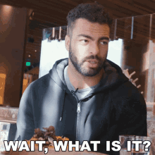 Wait What Is It What Is It Kyle Van Noy GIF - Wait What Is It What Is It Kyle Van Noy Vibin With Van Noys GIFs