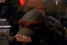 Teenage Mutant Ninja Turtles Michelangelo GIF - Teenage Mutant Ninja Turtles Michelangelo Eating Pizza GIFs