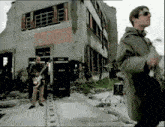 Oasis 1997 GIF - Oasis 1997 Do You Know What I Mean GIFs