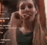 Malévola Alves Rindo Na Live Da Ygona GIF