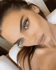 Kendall Jenner Seductive GIF - Kendall Jenner Seductive Eyes GIFs
