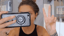 Elizabeth Israel Selfie GIF - Elizabeth Israel Selfie Peace GIFs