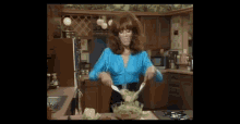 Married With Children Katey Sagal GIF - Married With Children Katey Sagal Making Salad GIFs