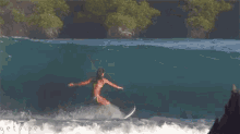 Garota Surfando GIF - Surfer Waves Sea GIFs