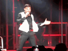 Ricky Martin Dancing GIF - Ricky Martin Dancing GIFs
