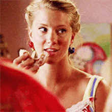 Glee Brittany Pierce GIF - Glee Brittany Pierce Eating Donut GIFs