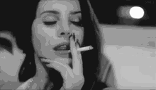 Lana Del Rey Smoking GIF - Lana Del Rey Smoking Bad Girl GIFs