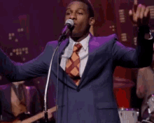 Leon Bridges What Can I Do To Get Back In Your Heart GIF - Leon Bridges What Can I Do To Get Back In Your Heart GIFs
