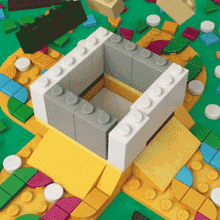 assemble lego