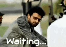 Waiting Waiting Patiently GIF - Waiting Waiting Patiently Waiting For An Answer GIFs