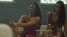 Popping Champagne Bottle Aaliyah GIF - Popping Champagne Bottle Aaliyah Stephanie Nur GIFs