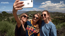 Groupie Photography GIF - Groupie Photography Picture Perfect GIFs
