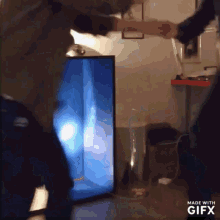 a gif that was made with gifx is being displayed