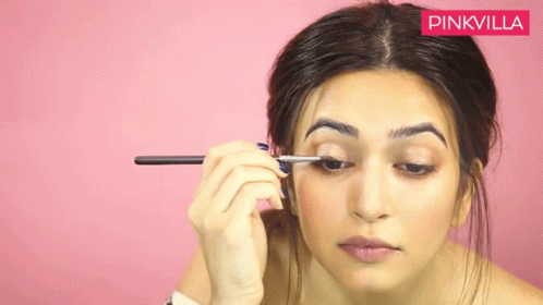 Eyeliner Kriti Kharbanda GIF - Eyeliner Kriti Kharbanda Pinkvilla GIFs