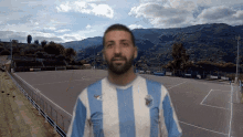 Matteo Anfuso Santangiolese GIF - Matteo Anfuso Santangiolese Look Up GIFs