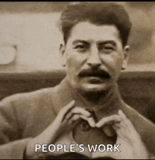 Communiste Hugs GIF