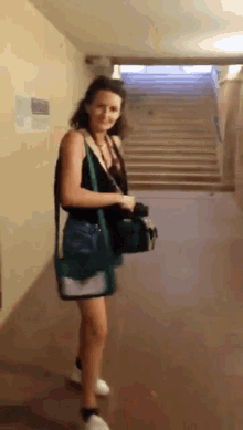 Belle Goss Payotte GIF - Belle Goss Payotte Coucou GIFs
