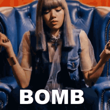 Bomb Bomb Lisa GIF - Bomb Bomb Lisa Blackpink GIFs