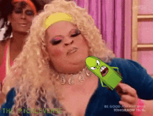 Pickleverse Eat GIF - Pickleverse Eat Wiggle GIFs
