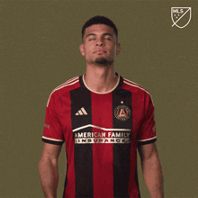 pointing up miles robinson atlanta united major league soccer up there