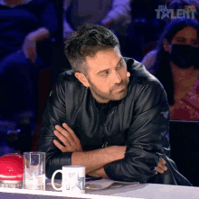 Parpadear Dani Martínez GIF - Parpadear Dani Martínez Got Talent España GIFs