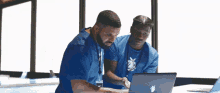 Drake Helps GIF - Drake Helps Lil GIFs