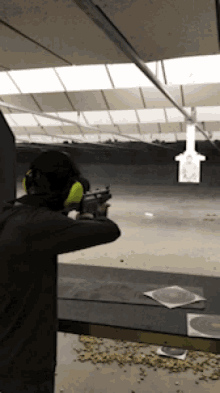 gun mp5 shoot shooting gun range
