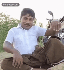 Coming Close To The Camera.Gif GIF - Coming Close To The Camera Gp Muthu Comedy GIFs