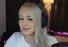 Laughing Luxxbunny GIF - Laughing Luxxbunny Hahaha GIFs