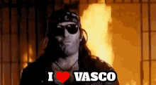 Vasco Rossi Cantante Canzone Video Fuoco Occhiali Da Sole Bandana GIF