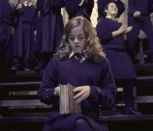 Hermione Harry Potter GIF - Hermione Harry Potter Reading GIFs