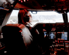 Melinda May Pilot GIF - Melinda May Pilot She Is The Pilot GIFs