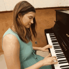 Trying To Play Piano Marissa Rachel GIF - Trying To Play Piano Marissa Rachel I Love To Play Piano GIFs