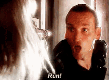Doctor Who Run GIF - Doctor Who Run Christopher Eccleston GIFs