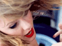 Taylor Swift Wink GIF - Taylor Swift Wink Funny GIFs