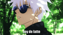 a cartoon character with sunglasses and the words soy de latte below him