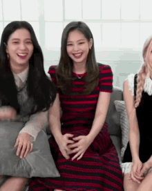 Jennie Laughing Jennie Kim GIF - Jennie Laughing Jennie Kim GIFs